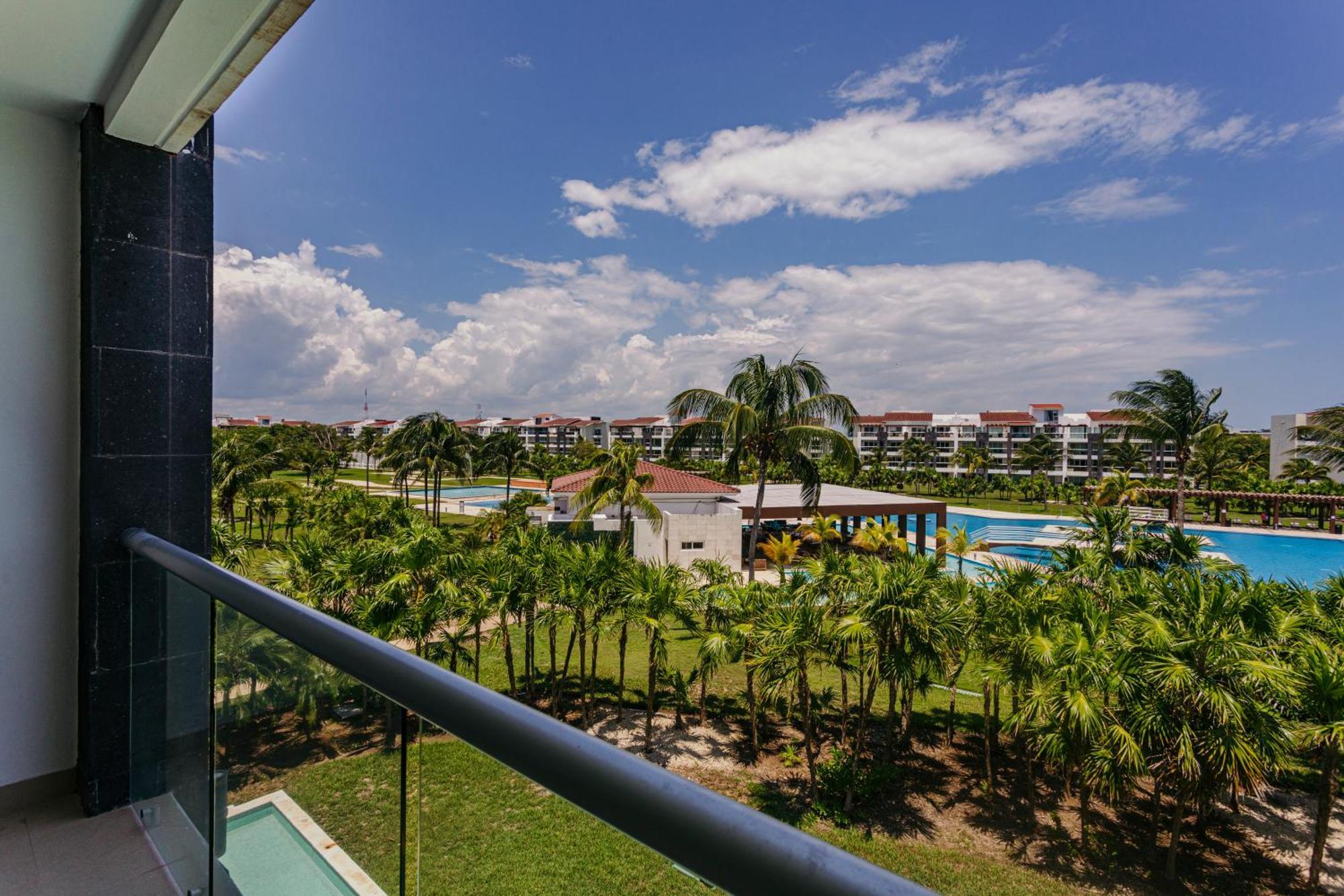 Mareazul Beach Front Condos At Плая-дель-Кармен Экстерьер фото